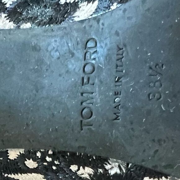 Tom Ford Lace Embroidered & Bow Accents Stilettos - Picture 5 of 6